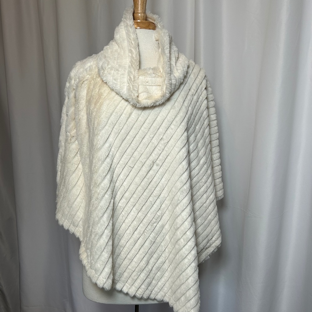 BLACK RIVET TEXTURED COWL NECK PULLOVER - SIZE LARGE/X-LARGE